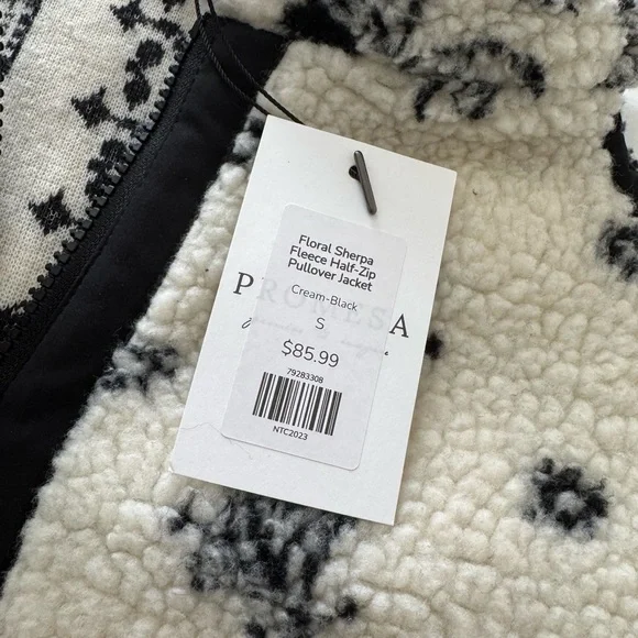 Women's Black and White Patterned Fleece Half Zip - Picture 5 of 5